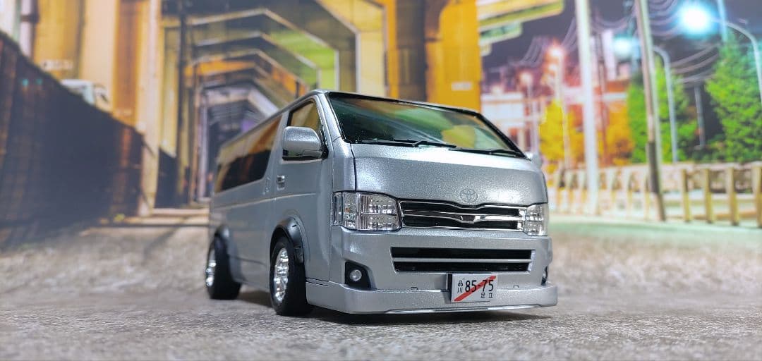 アオシマ1/24 ザ・チューンドカー ホットロッド風 ハイエース完成品