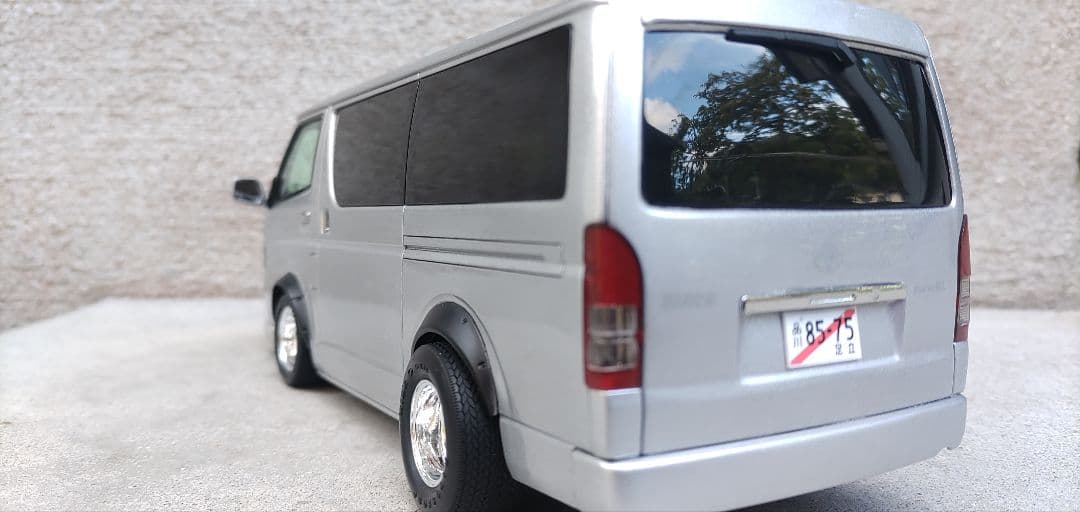 アオシマ1/24 ザ・チューンドカー ホットロッド風 ハイエース完成品