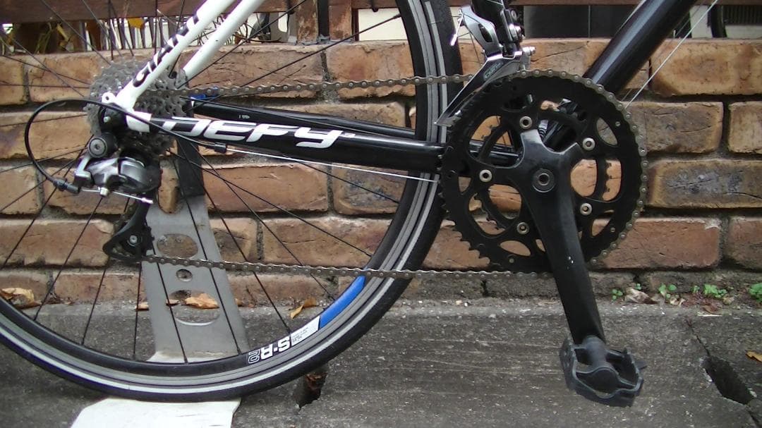 GIANT DEFY3 R2000クラリス　16速　ロードバイク