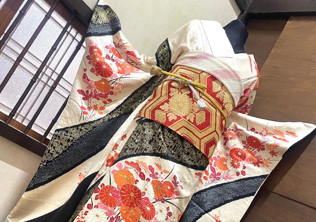 振袖 フルセット6点サイズM〜Ｌ駒刺繍　絞り　檜扇枝花文　金彩　正絹