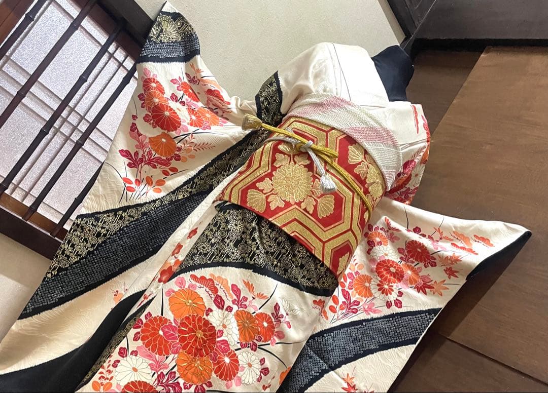 振袖 フルセット6点サイズM〜Ｌ駒刺繍　絞り　檜扇枝花文　金彩　正絹