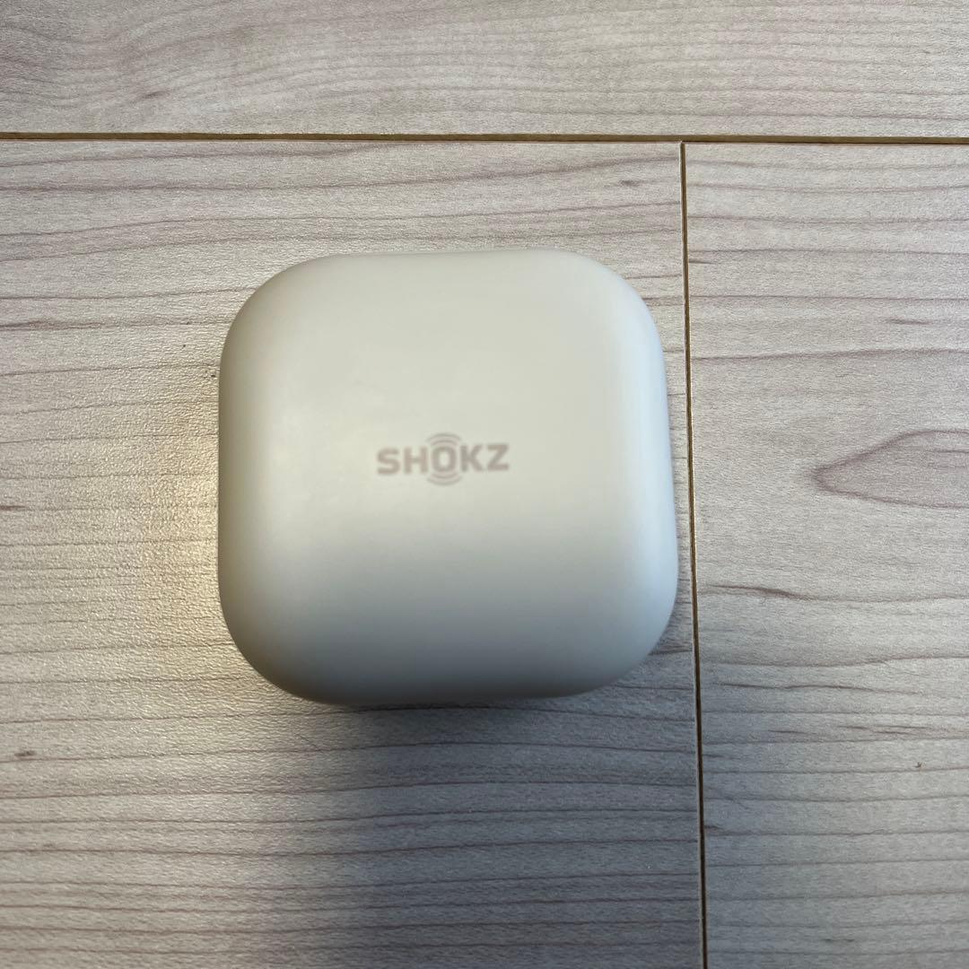 美品 Shokz OpenFit ホワイト 充電ケース付 イヤホン