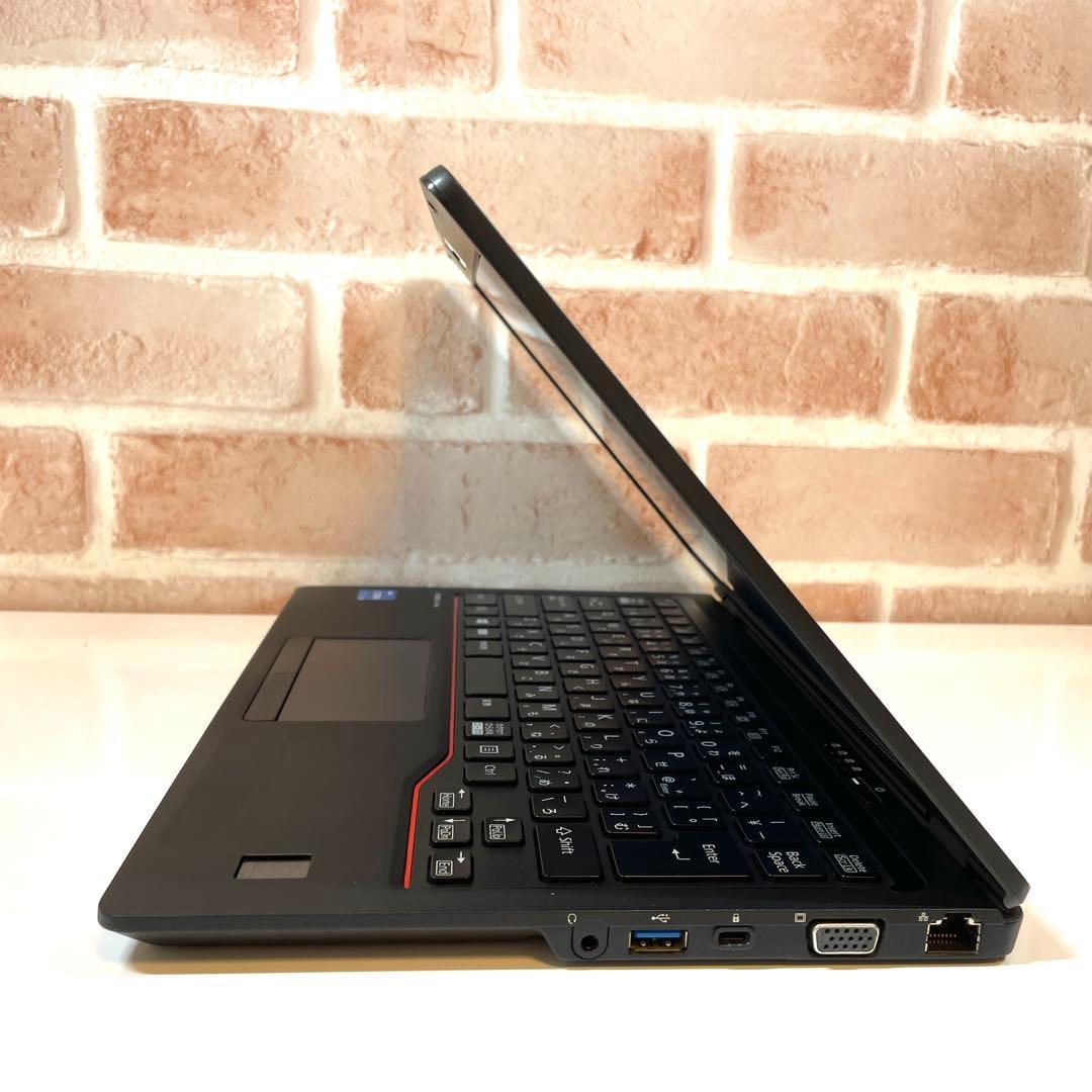 ★美品★ 2021年製 軽量 第11世代 SSD256GB 富士通 TT0