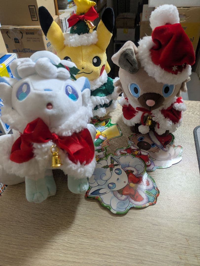 ポケモン クリスマス 2017 ぬいぐるみ ピカチュウ アローラロコン イワンコ