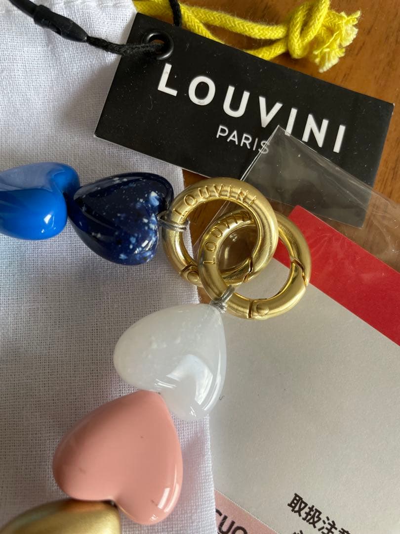 LOUVINI PETIT CUORE　RAINBOW ハンドストラップ