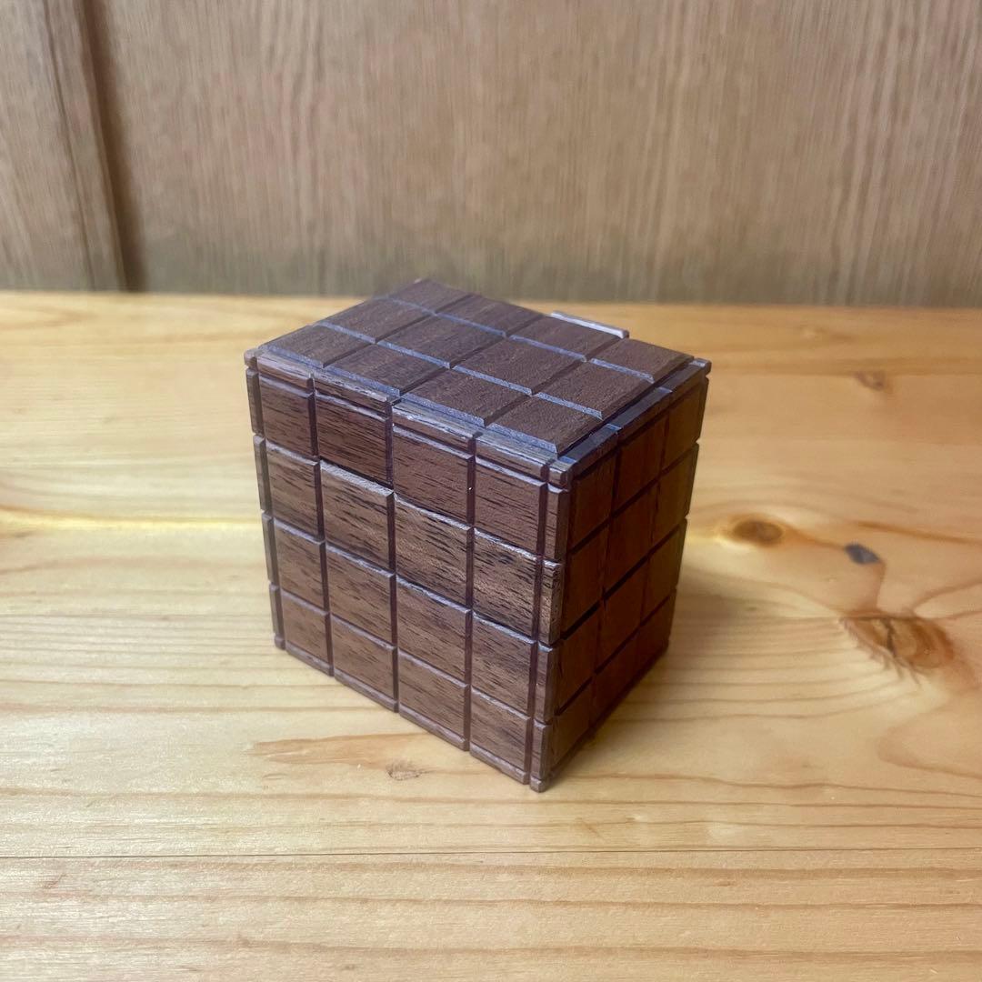 Small box: カタマリ　からくり箱　からくりクラブ　からくり創作研究会