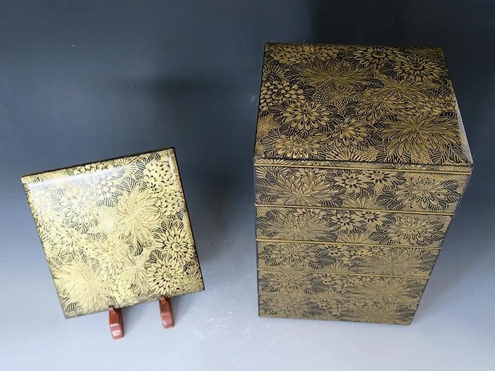 【輪島塗】極上総菊詰沈金 五段重箱 金縁 黒内朱塗 蓋二枚 蓋横菊彫 天然木