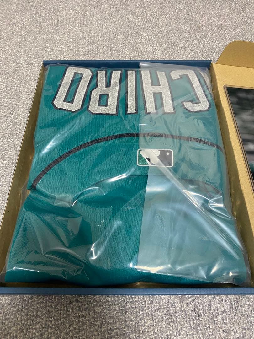 値下げイチロー 直筆サイン入りユニフォーム 51オーセンティックジャージ