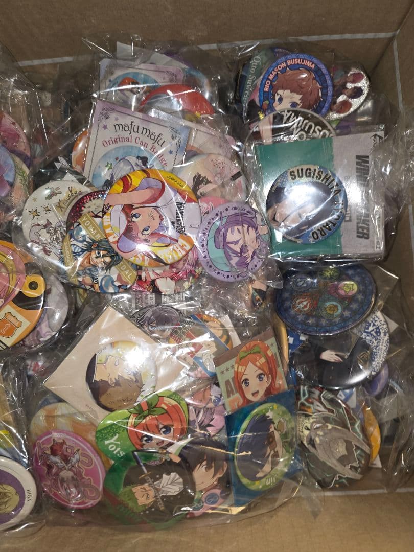 アニメ　ゲームグッズ　バッジ　まとめ400点以上