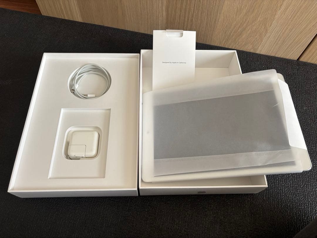 iPad 第7世代 10.2 インチ32GB WiFi シルバー箱入り