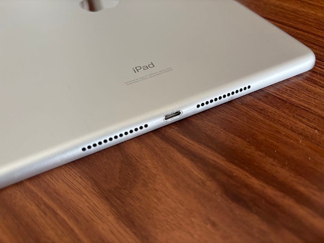 iPad 第7世代 10.2 インチ32GB WiFi シルバー箱入り