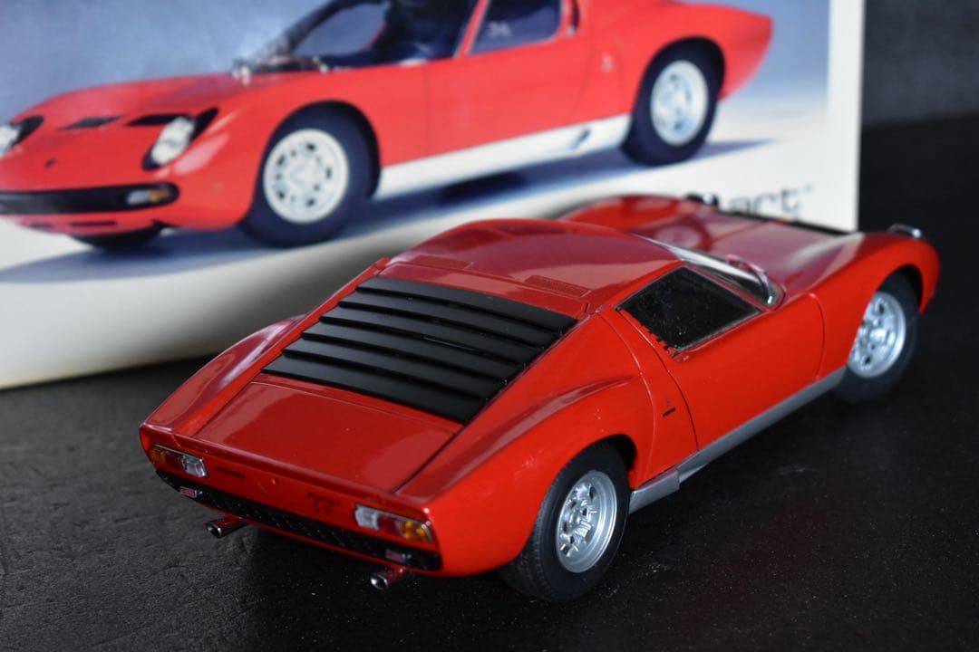 1/18 オートアート ランボルギーニ ミウラ SV フル開閉 レッド