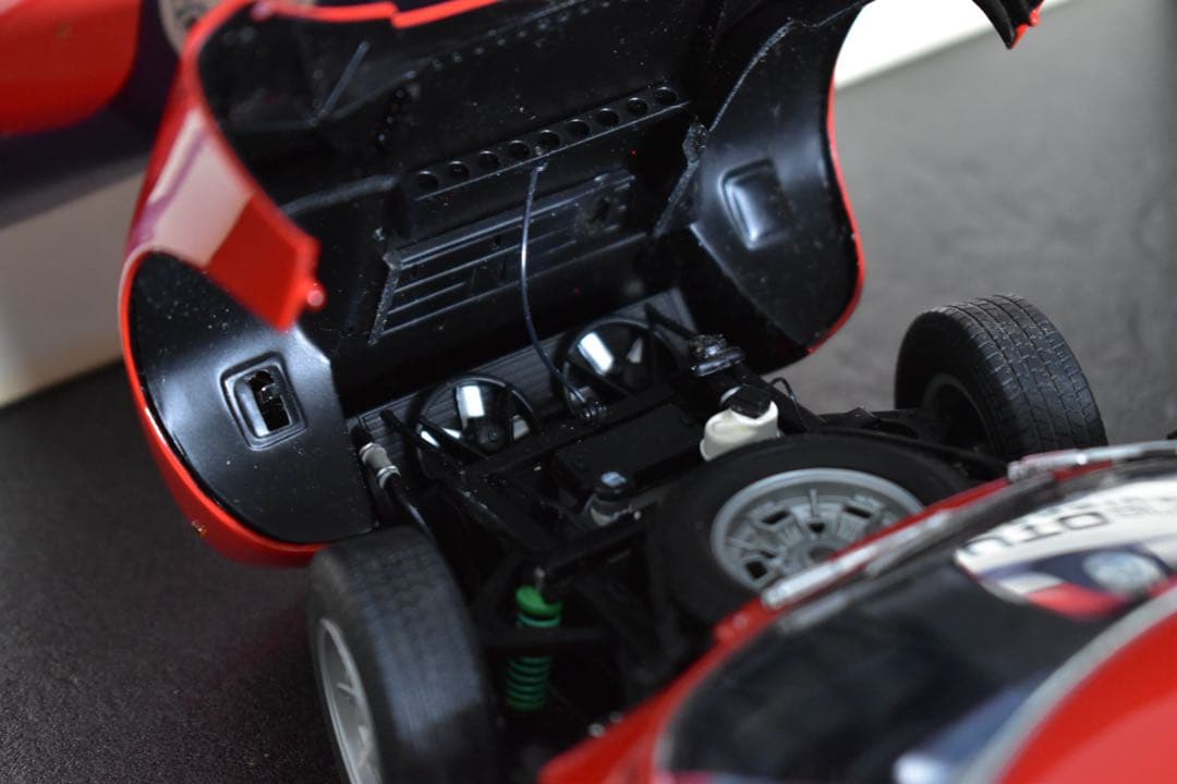 1/18 オートアート ランボルギーニ ミウラ SV フル開閉 レッド