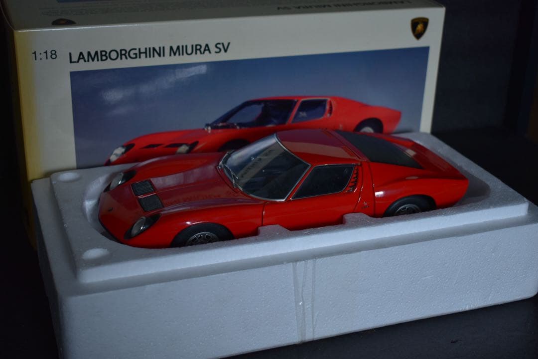 1/18 オートアート ランボルギーニ ミウラ SV フル開閉 レッド
