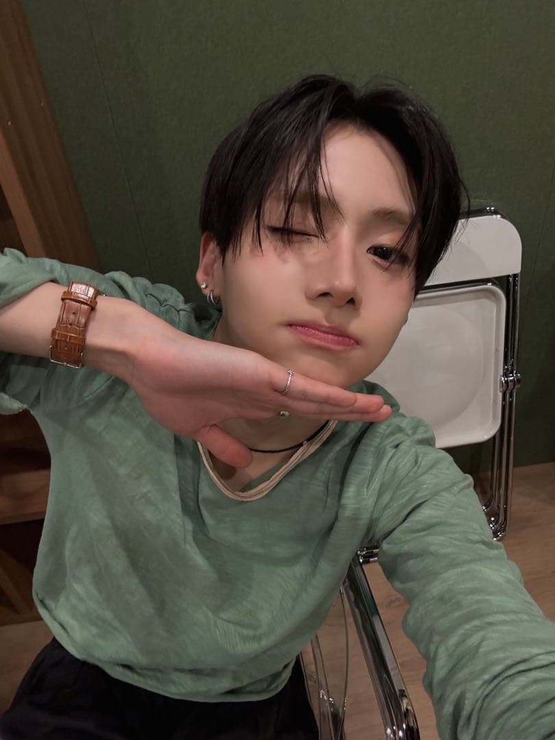 サンウォン着用ロングTシャツ