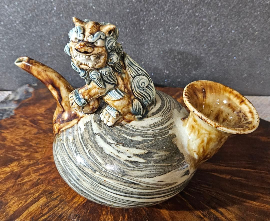 【上作品❗】沖縄の焼物　琉球壺屋焼　作家物　シーサー飾り　練込文　カラカラ　徳利