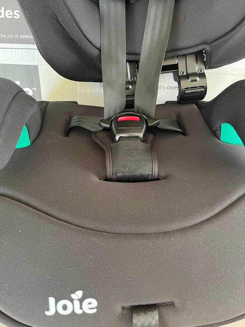 ★けまり★【新品未使用】Joie R129 チャイルドシート　エレベート