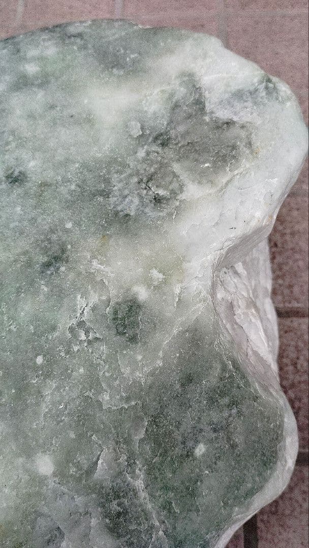 ★翡翠原石★糸魚川硬玉【小滝・転石川ズレ・ウブ17.65kg】