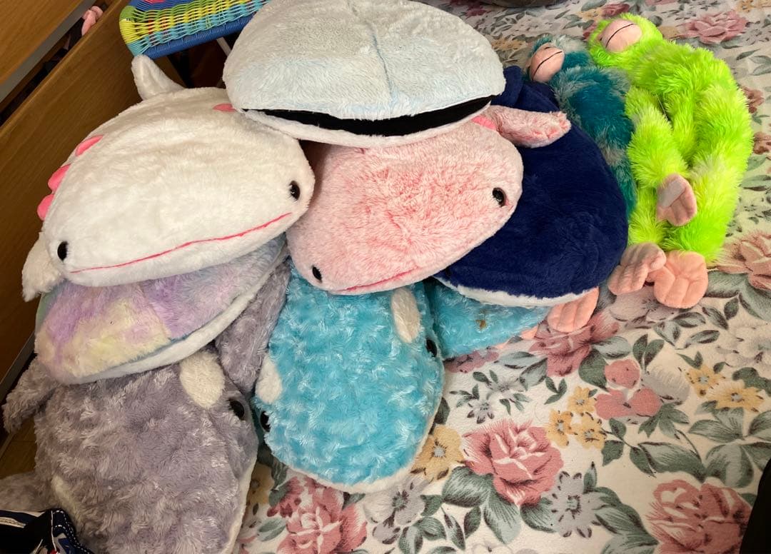 ぬいぐるみまとめ売り　サメ　魚　ウーパールーパー　猿　モンキー