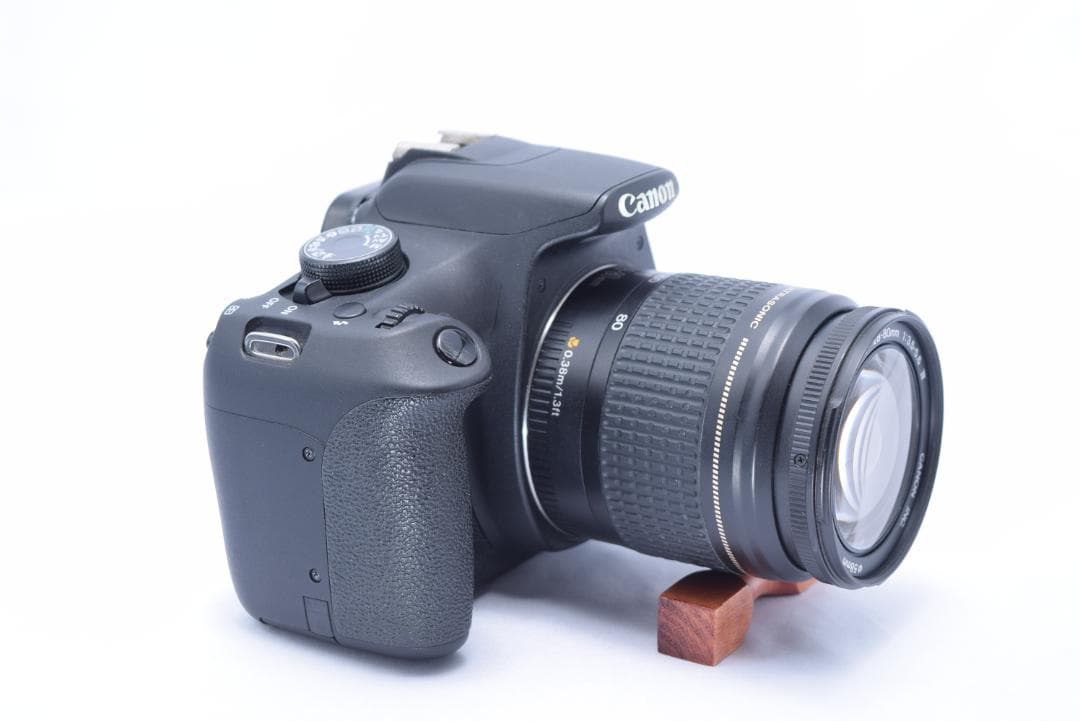 ✨綺麗なボディー✨　Canon EOS Kiss X70 デジタル一眼レフカメラ