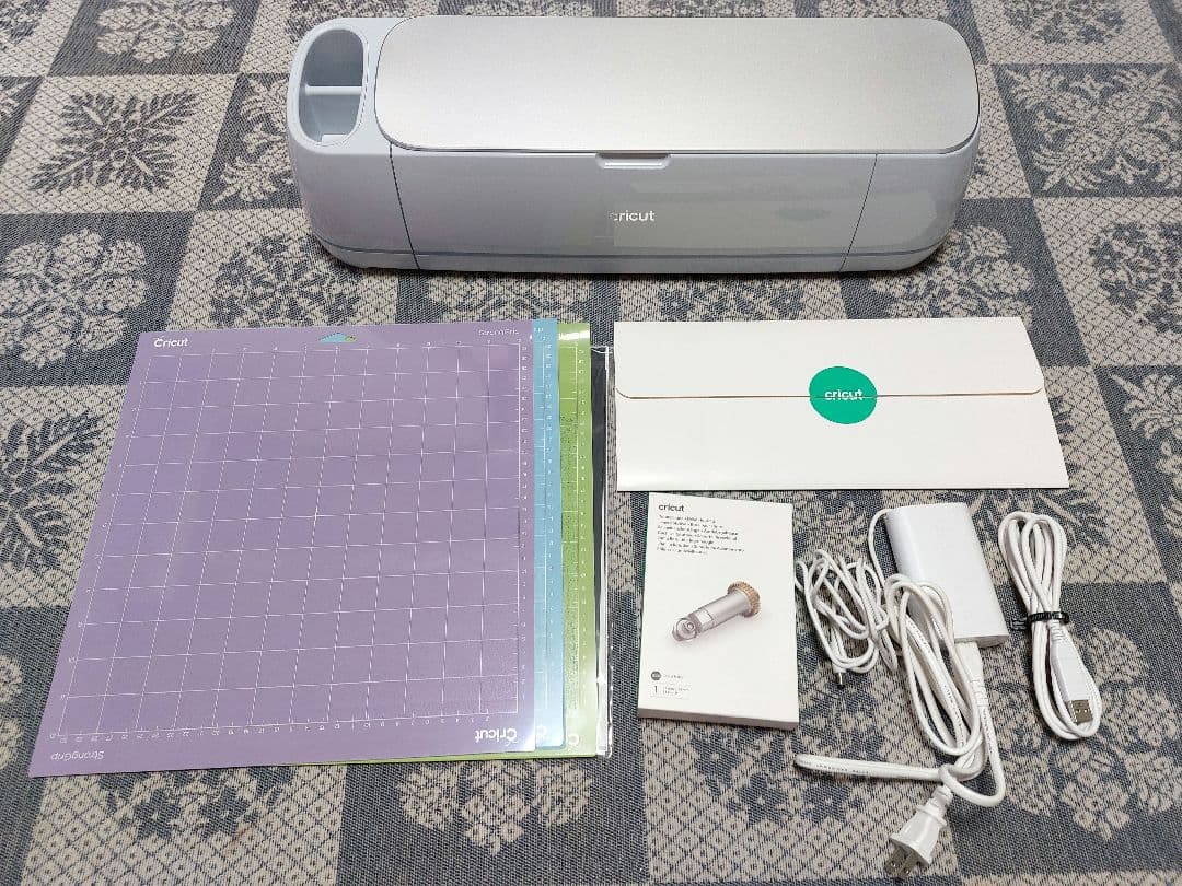 ライム Cricut Maker 3 カッティングマシン 本体　美品