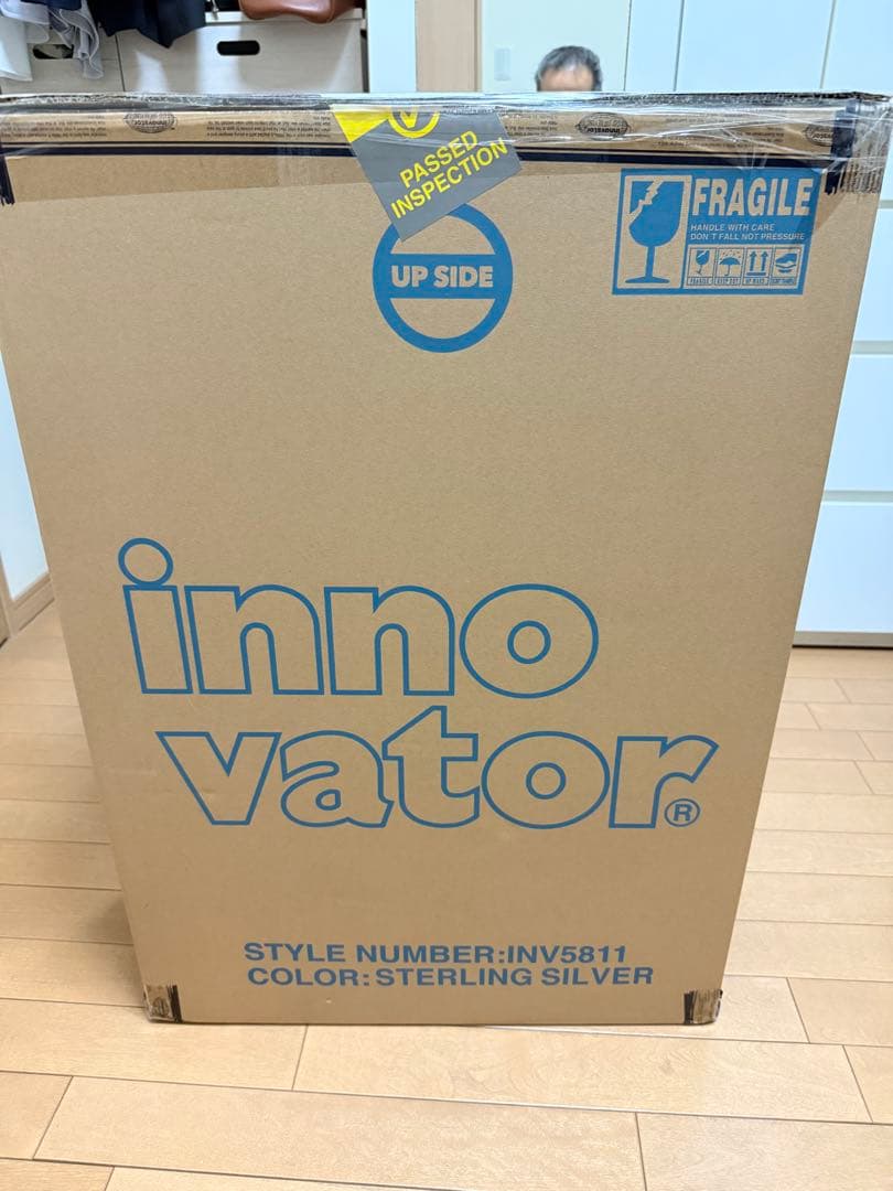 新品未使用　イノベーター　INV5811 70L アルミスーツケース　シルバー