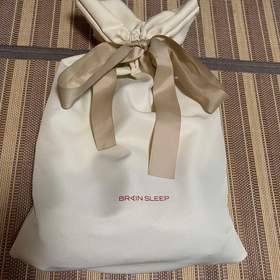 新品未使用品　ラッピング付き♪BRAIN SLEEP ポータブルネックピロー