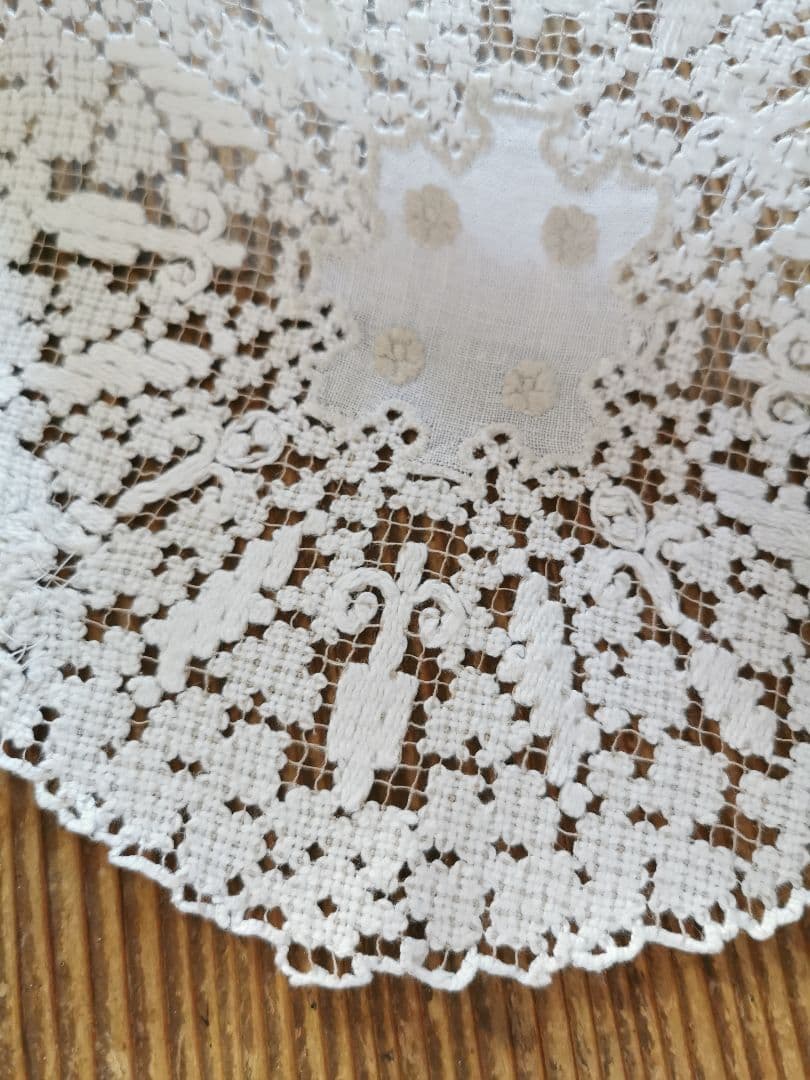 アンティークイタリア ノッテドメッシュ 男女の輪 ニードルワーク リネンドイリー
