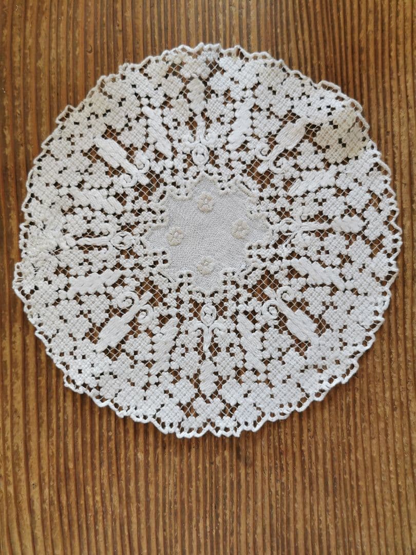 アンティークイタリア ノッテドメッシュ 男女の輪 ニードルワーク リネンドイリー