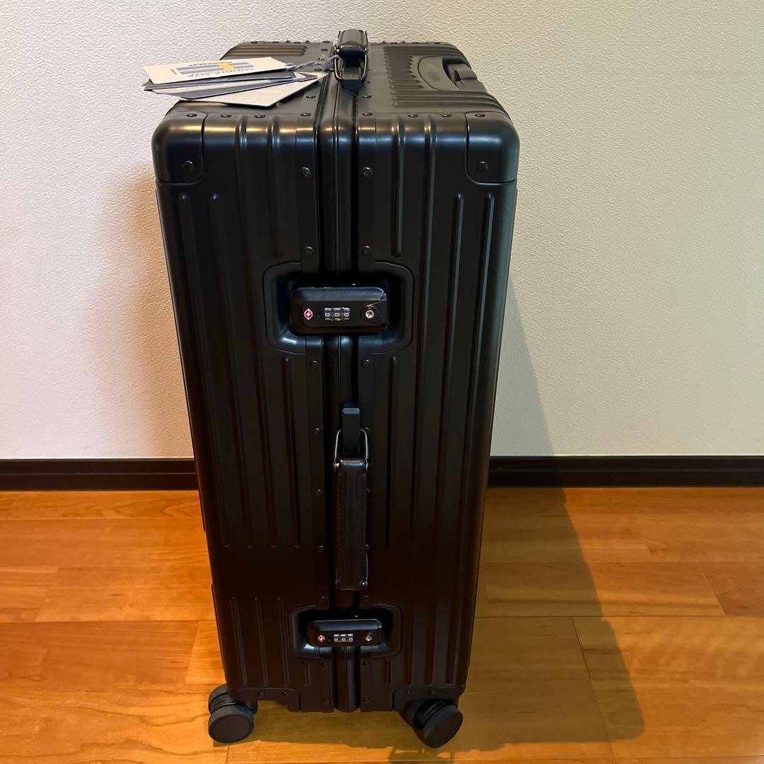 新品　innovatorブラック　スーツケース