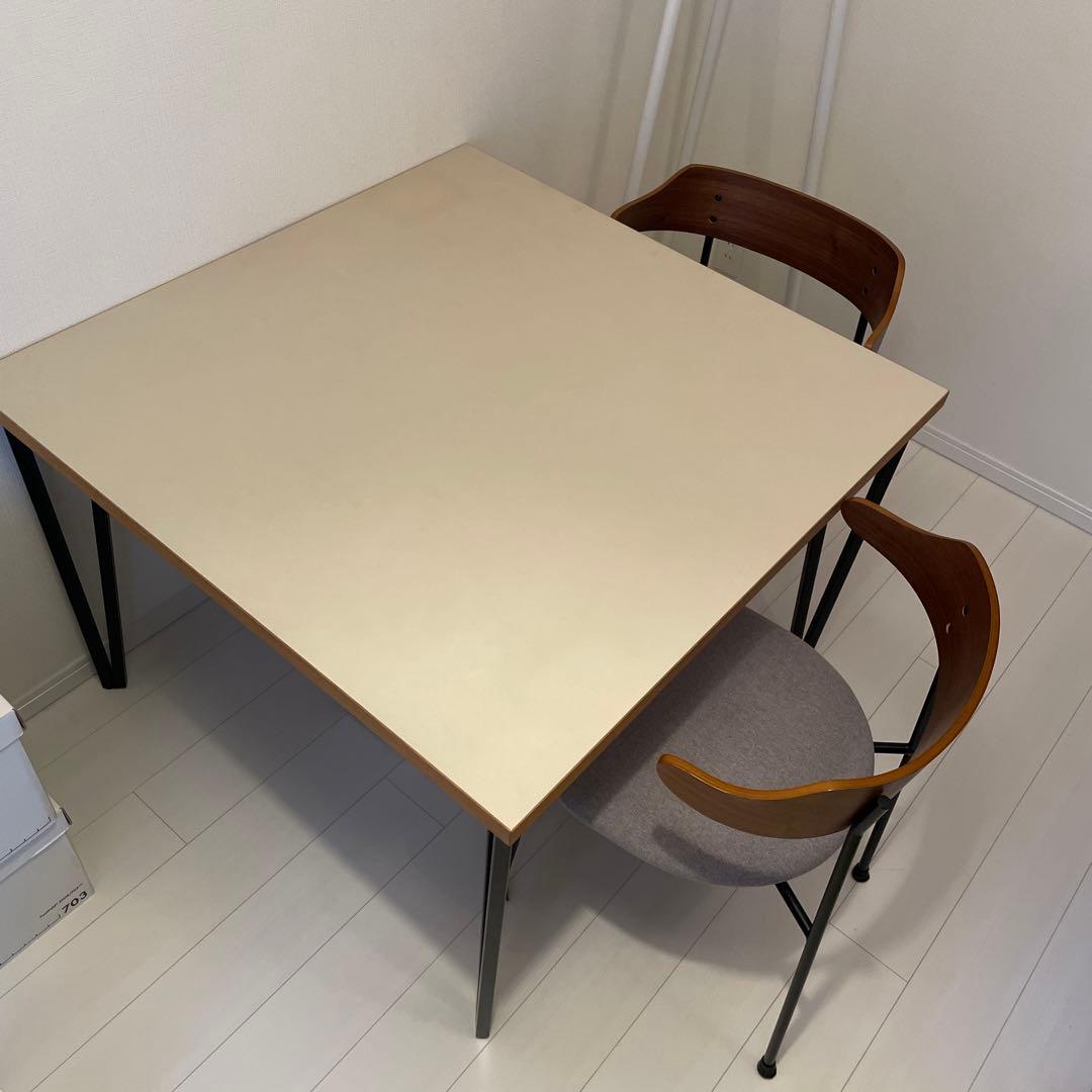 KANADEMONO リノリウム ダイニングテーブル（跡あり）　トレー