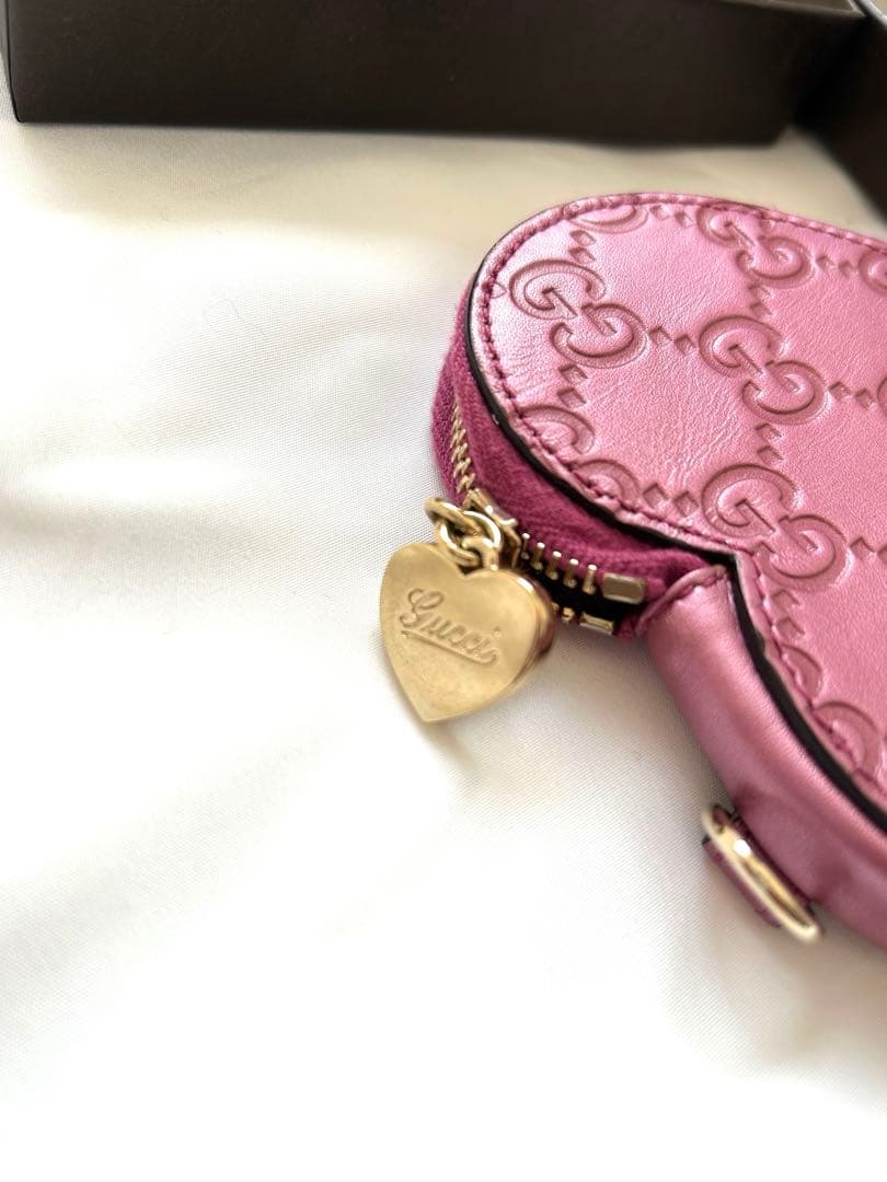 Gucci ハート型ケース ピンク中古美品