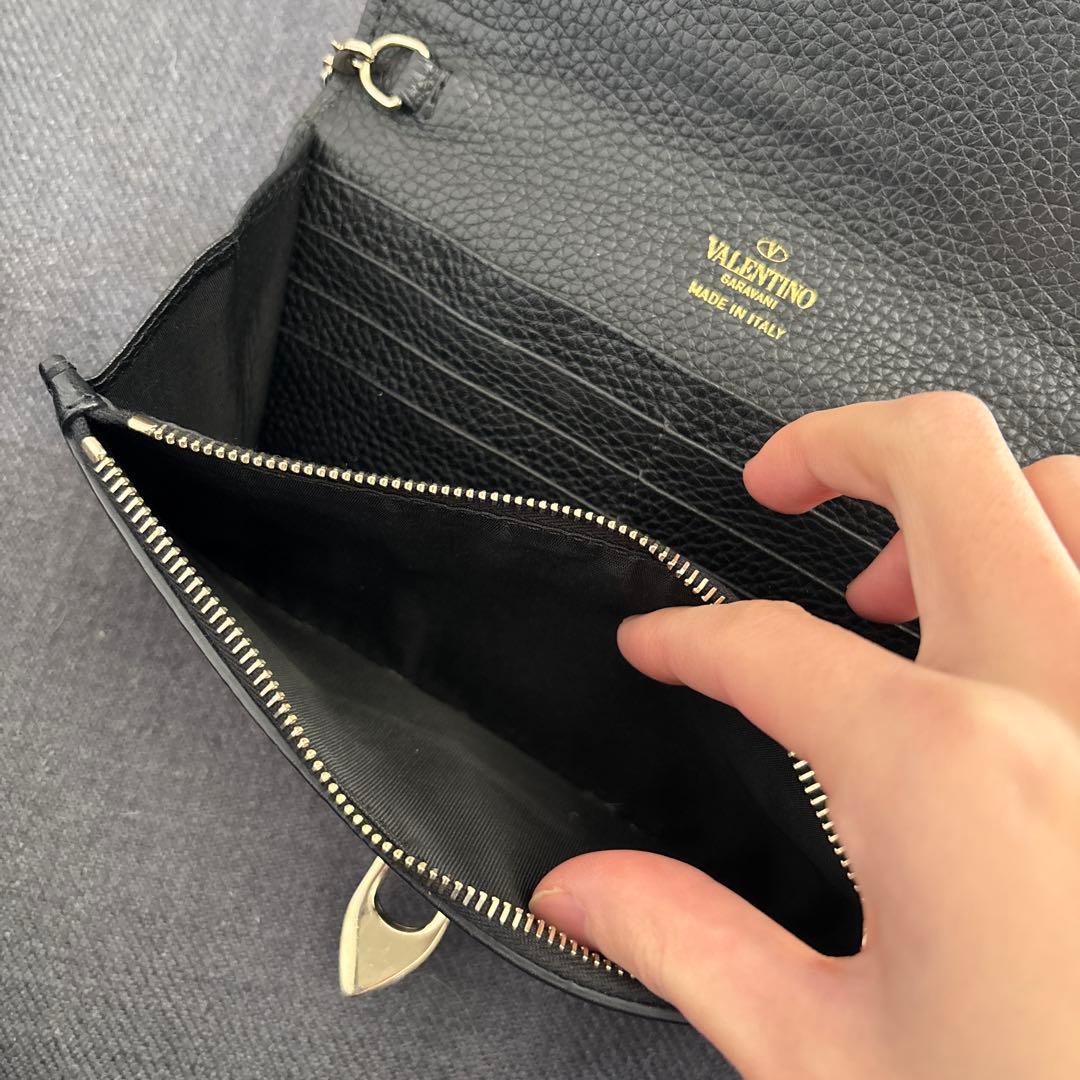 VALENTINO ブラックレザーショルダーバッグ