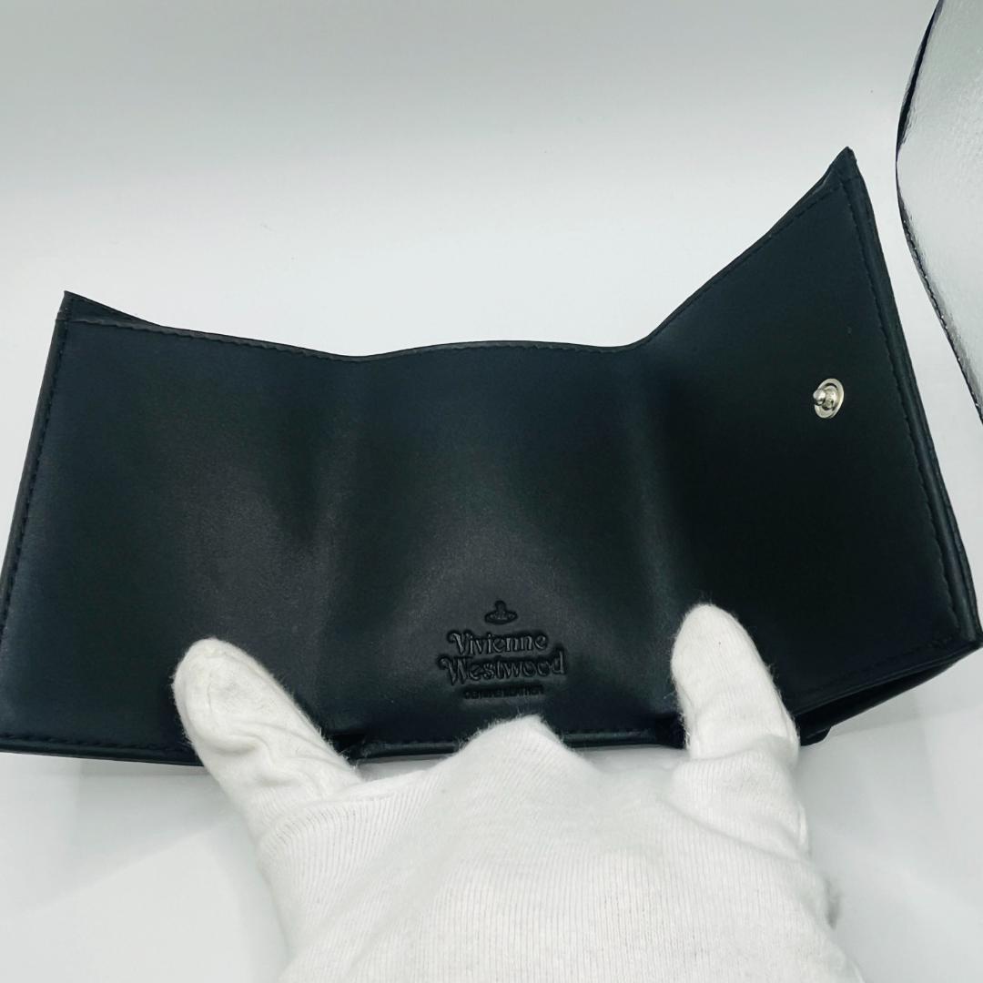 Vivienne Westwood 新品 黒 ミニ財布 レター型 マット 型押し