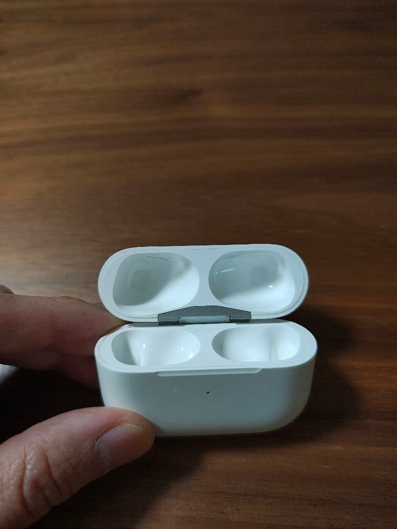 AirPods Pro2　Lightningケーブルタイプ
