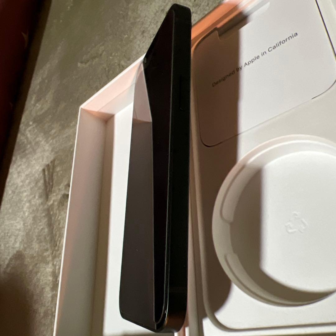 Apple iPhone 13本体 ミッドナイトグリーン