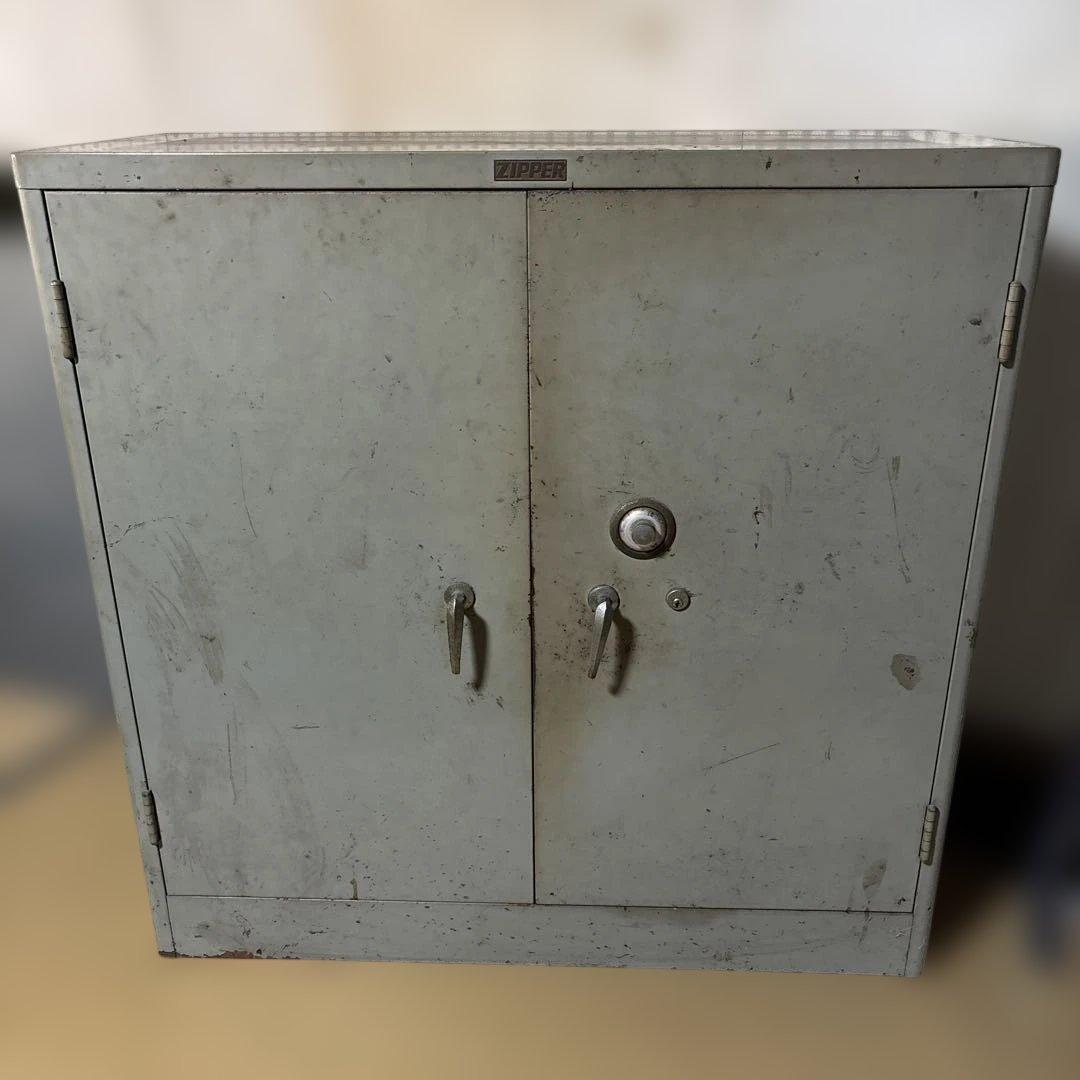 昭和レトロ　Zipper キャビネット 両開き書庫　グレー　鍵なし、ダイヤル壊れ