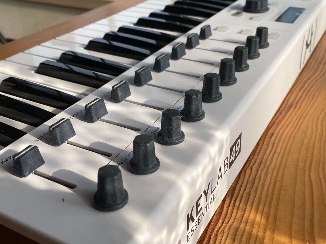 ARTURIA KEYLAB Essential 49 MIDIキーボード