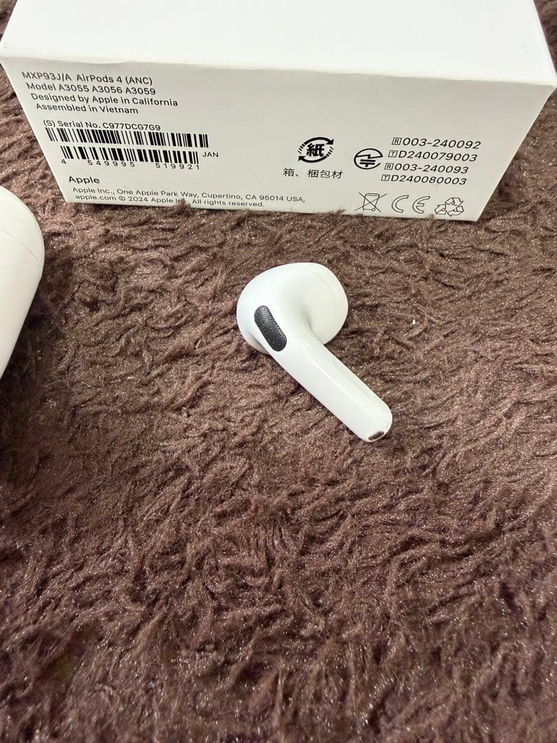 AirPods4本体 ホワイト 充電ケース付き