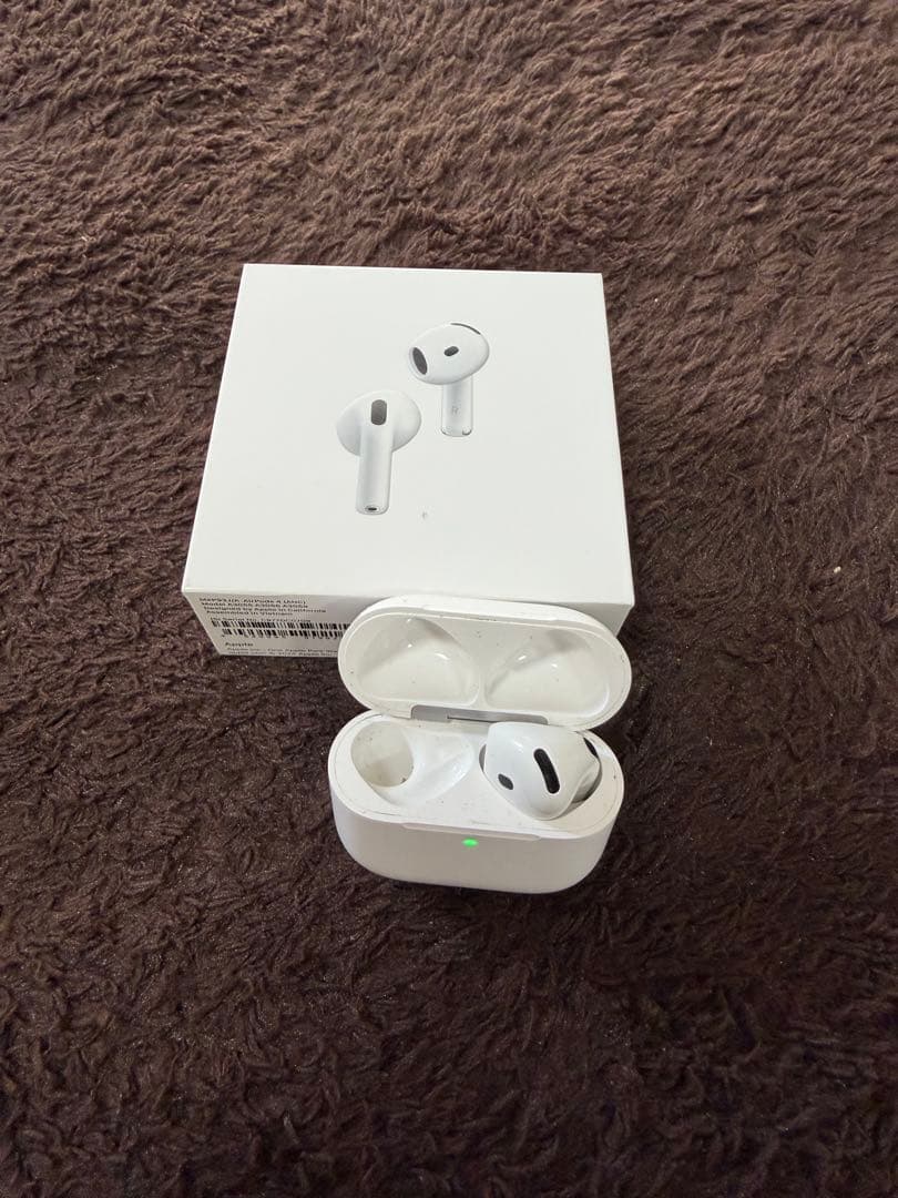 AirPods4本体 ホワイト 充電ケース付き