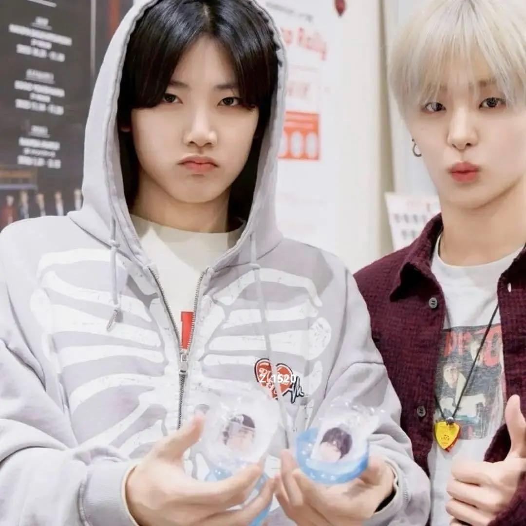 TREASUREフーディー パーカー PULSE ON グレー