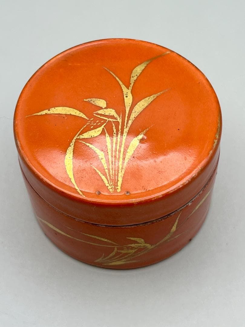 【海】中国清朝時代　金彩珊瑚釉香合　手絵　骨董品　時代物　美術品