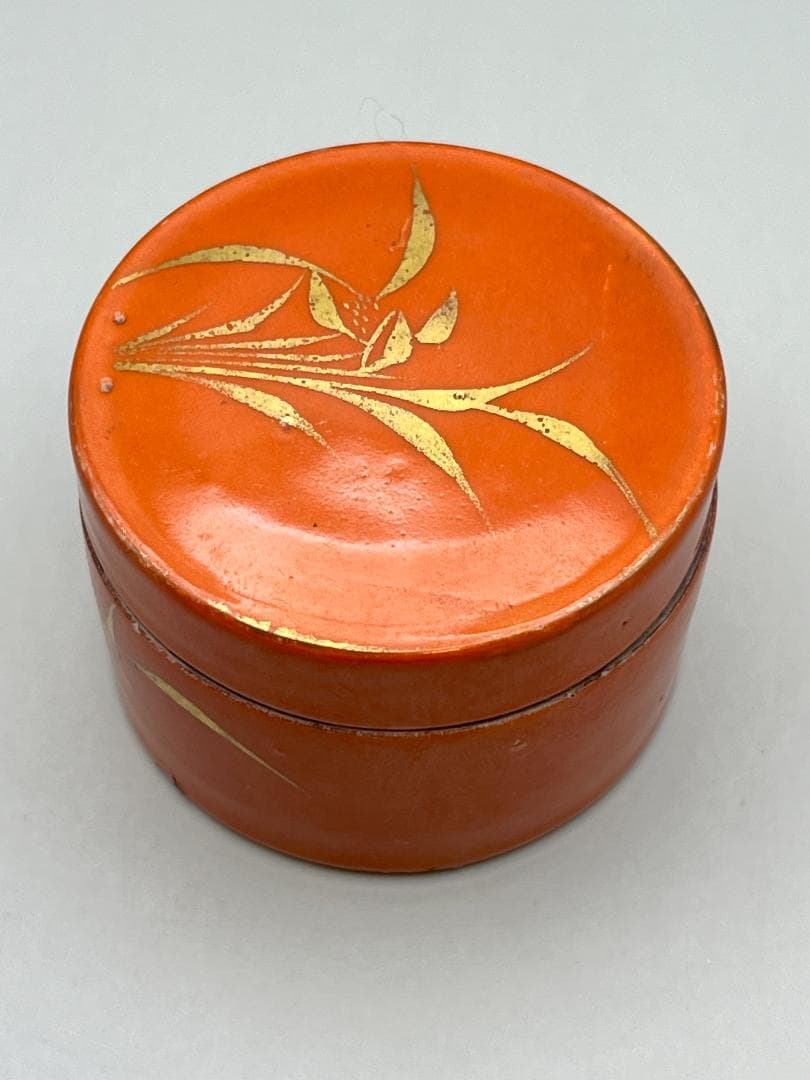 【海】中国清朝時代　金彩珊瑚釉香合　手絵　骨董品　時代物　美術品
