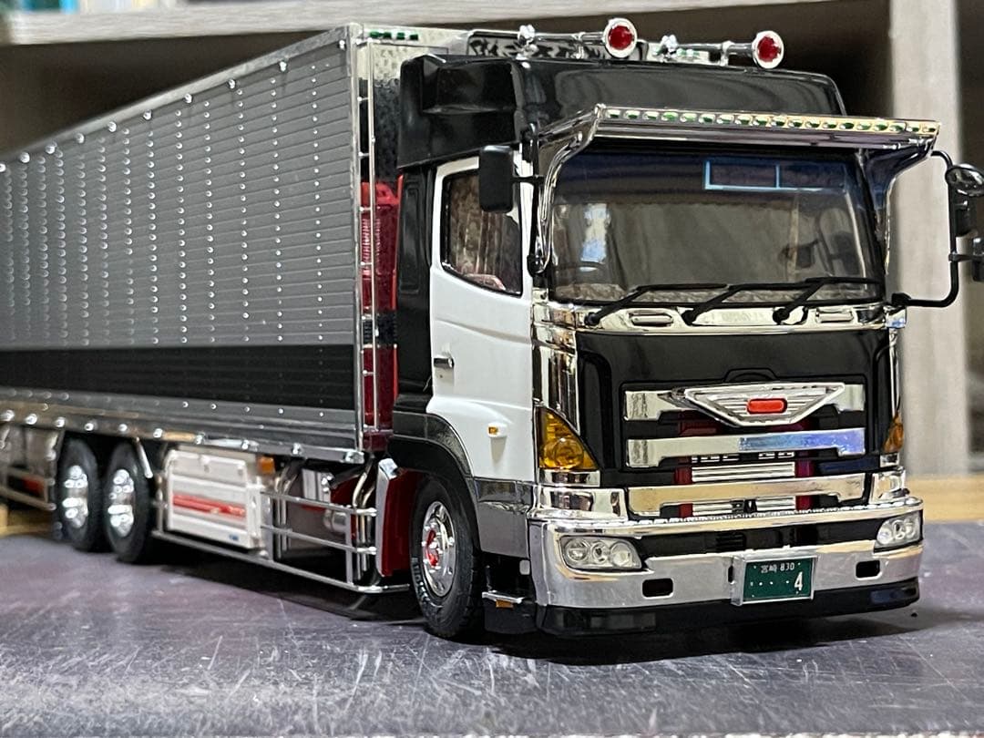 デコトラ‼️1/32★グラプロ★完成品