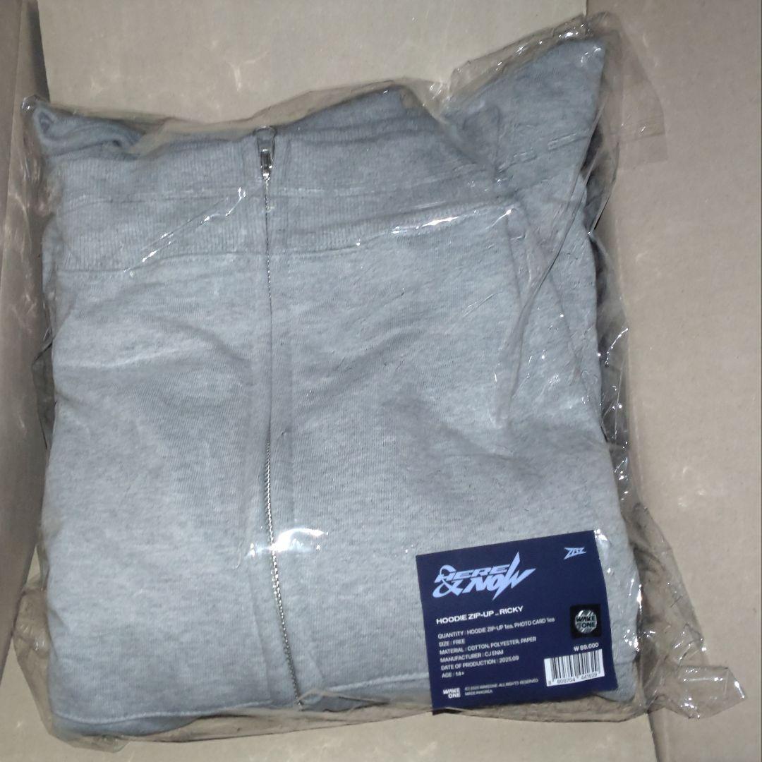 ZB1 フーディー ジップアップ パーカー ワルツ here&now md