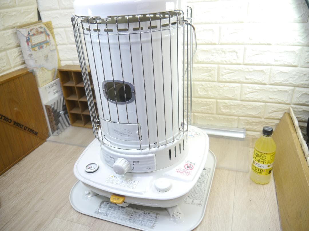 送料込み◆2013⑤◆コロナ　石油ストーブ　円筒形　ホワイト 安全ガード付き