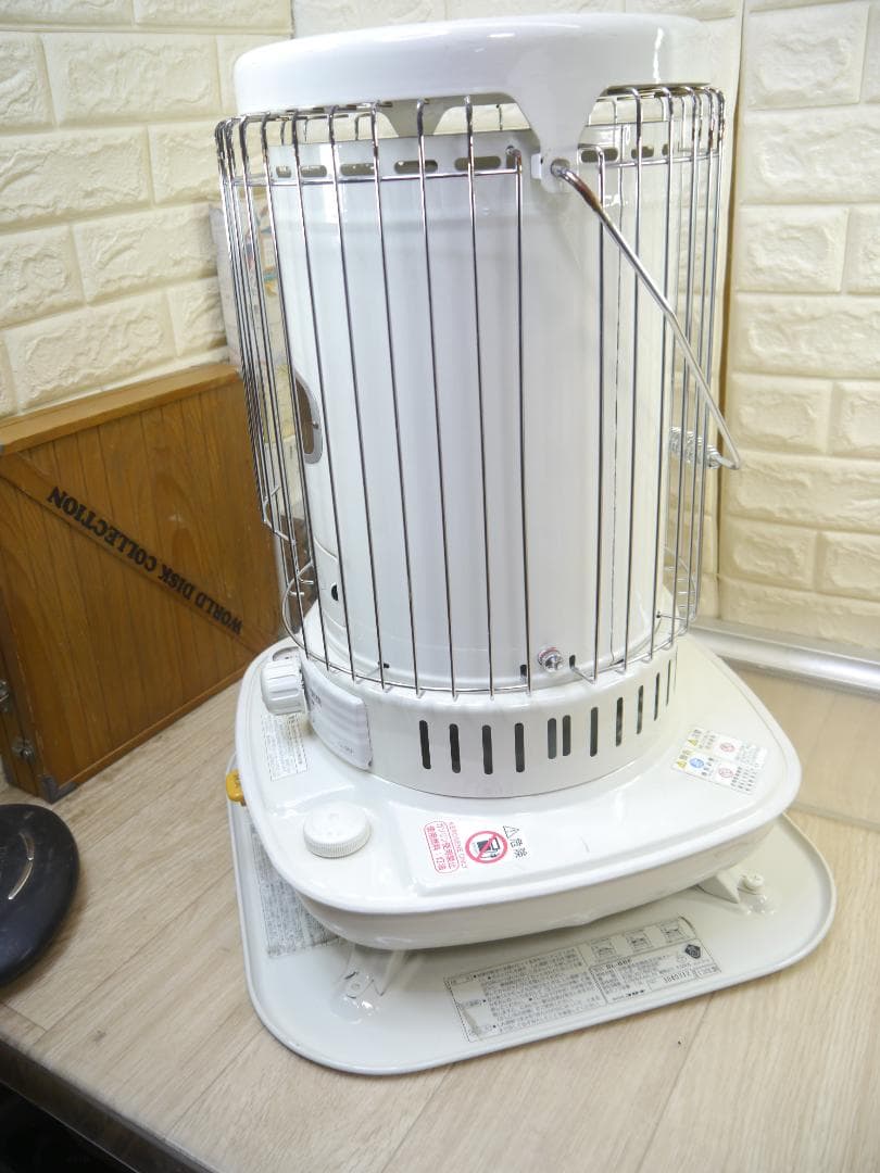 送料込み◆2013⑤◆コロナ　石油ストーブ　円筒形　ホワイト 安全ガード付き