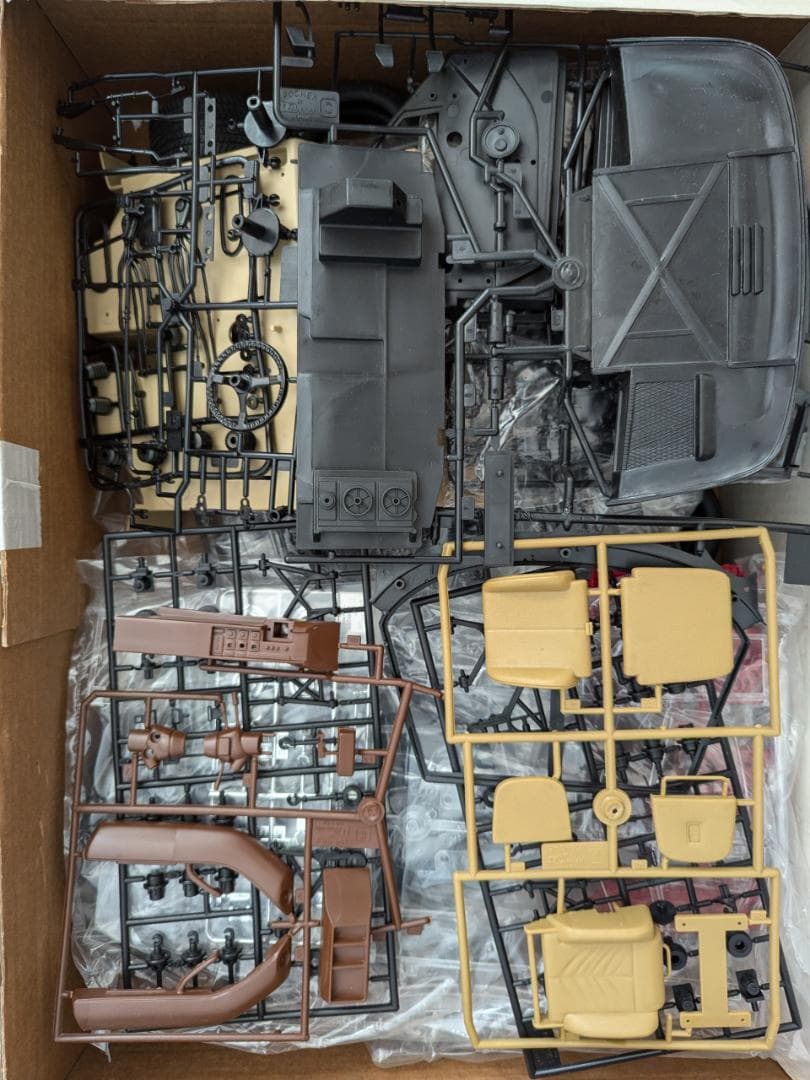 【希少品】POCHER フェラーリ 本体ダイキャスト製1/8スケール模型キット