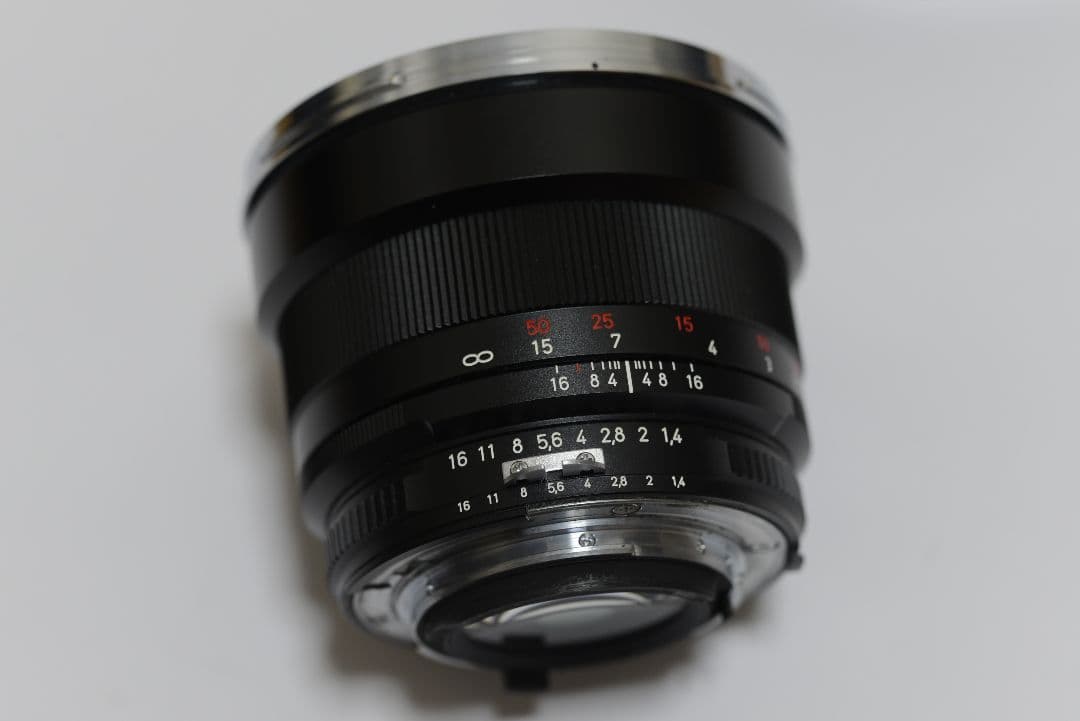 レンズ(単焦点) Planar T * 1.4/85 ZF