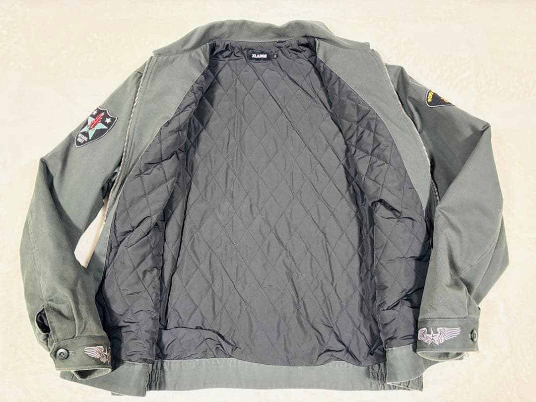 大人気　XLARGE（エクストララージ）スーベニアジャケット　カーキ